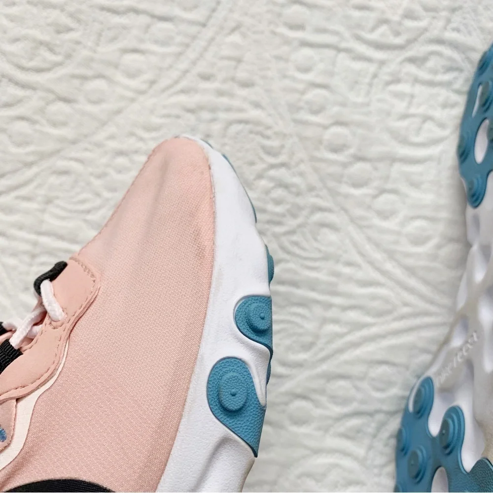 Nike Women's React Element 55 Sneakers, Coral‎ Stardust (Sz 7.5)